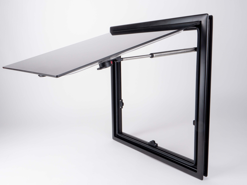 Комплект Carbest RW Style 500x300mm: 2 прозореца + 2 щори